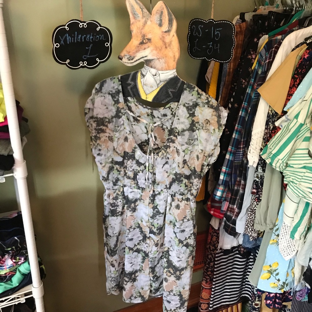 NWT Floral Dress with Double Pockets! - Picture 12 of 12